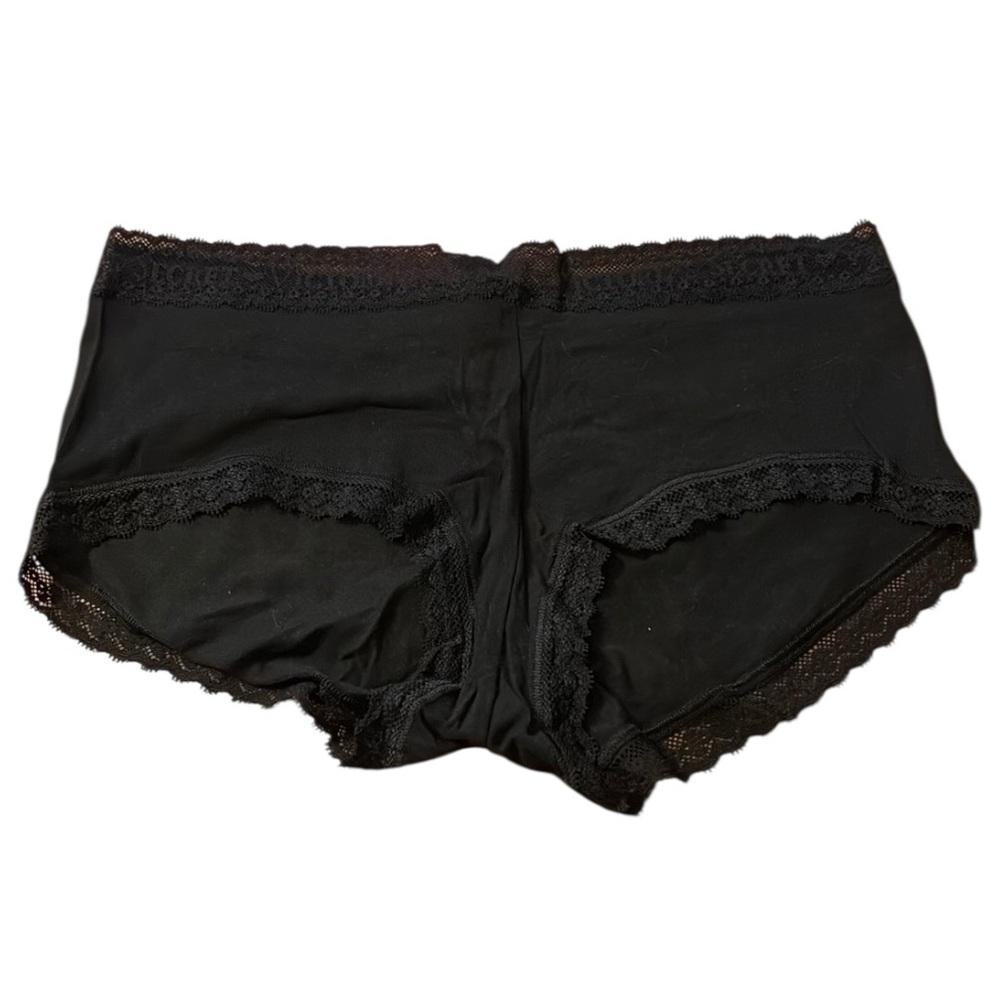 Victoria's Secret Boy Short Panties in Black with Lace NWT Size Large